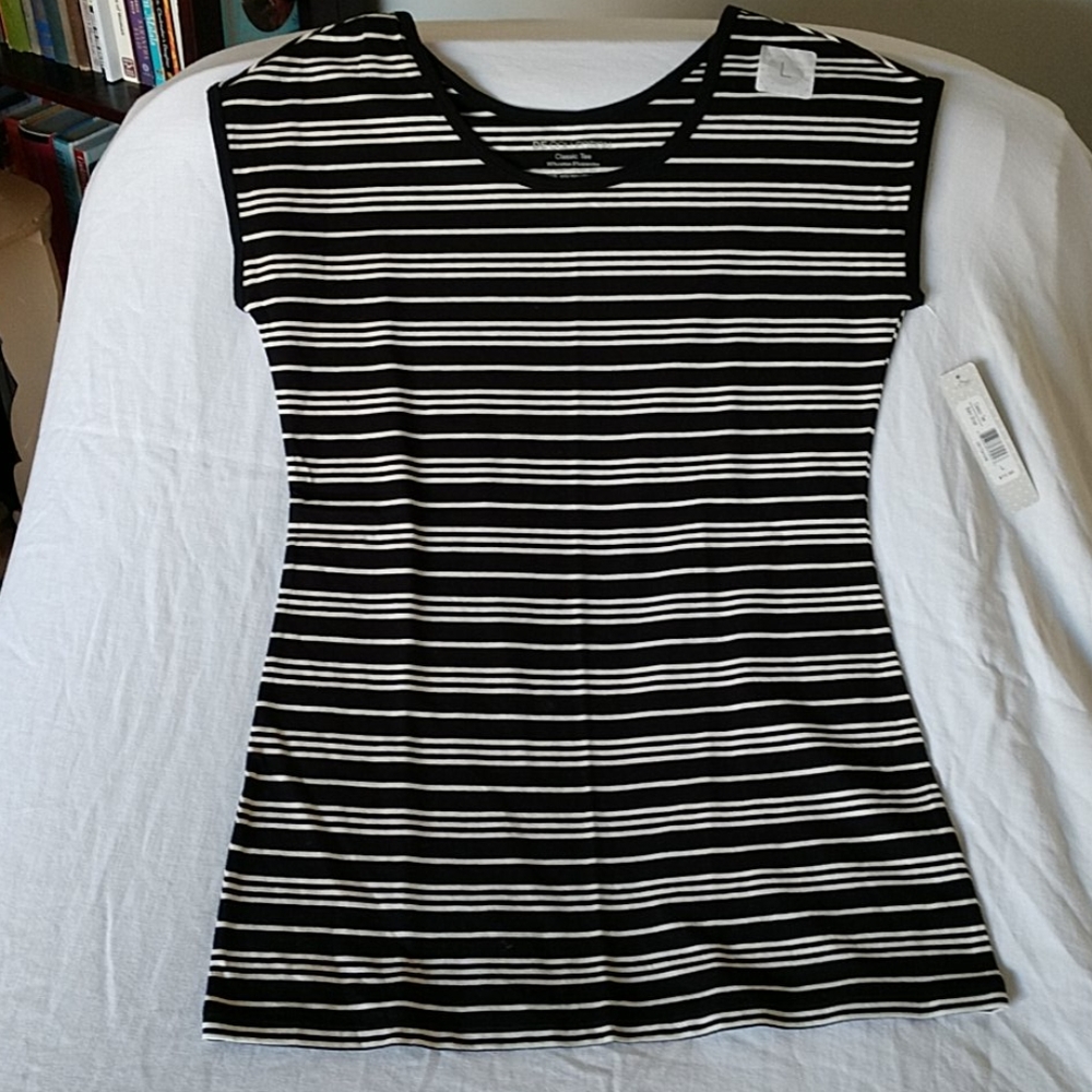 Black andcwhite strip Decollection classic tee nwt